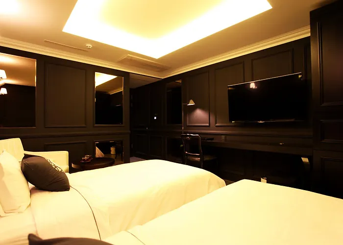 Motel Cullinan And Seoul
