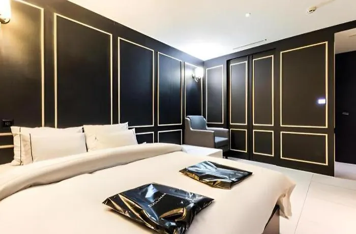 Motel Cullinan And Seoul