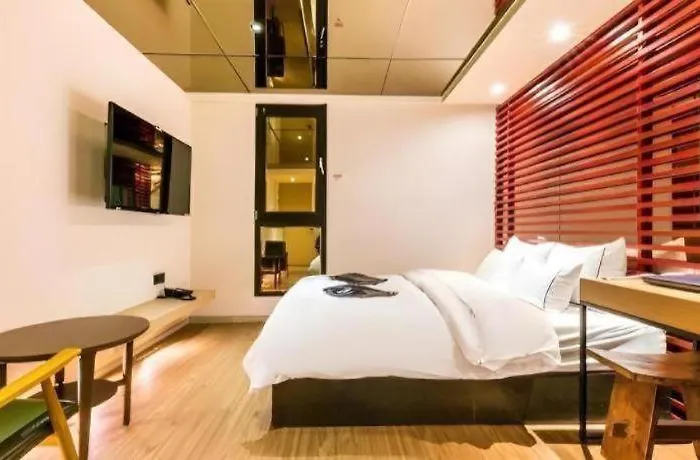 Cullinan And Motel 3*