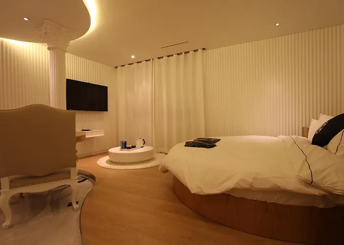 Motel Cullinan And Seoul